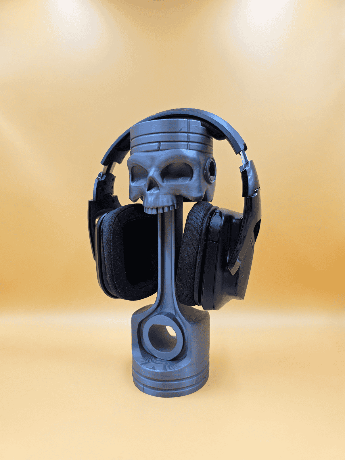 Piston Gövdeli Kurukafa Figürlü Kulaklık Standı