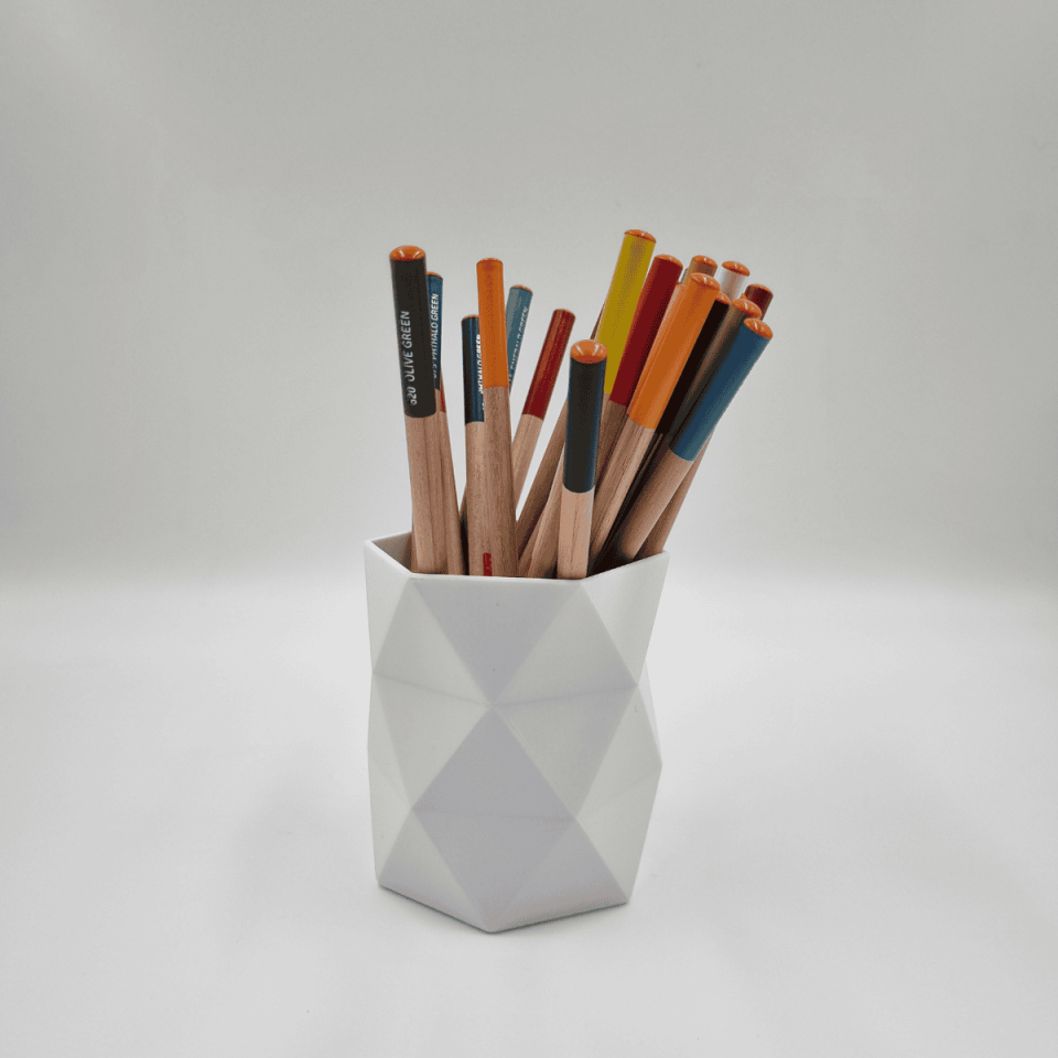 Geometrik Desenli Kalemlik Beyaz