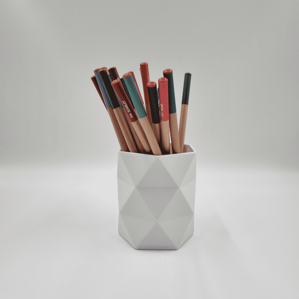 Geometrik Desenli Kalemlik Beyaz