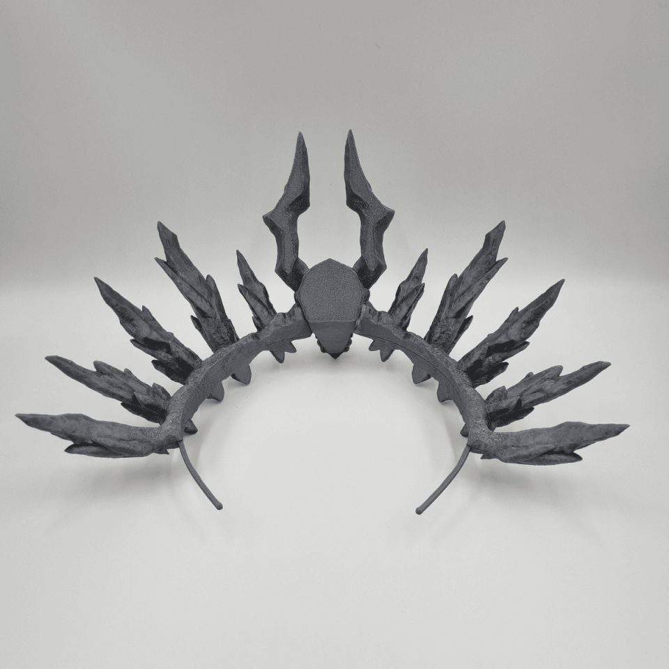 Ejderha Figürlü Taç