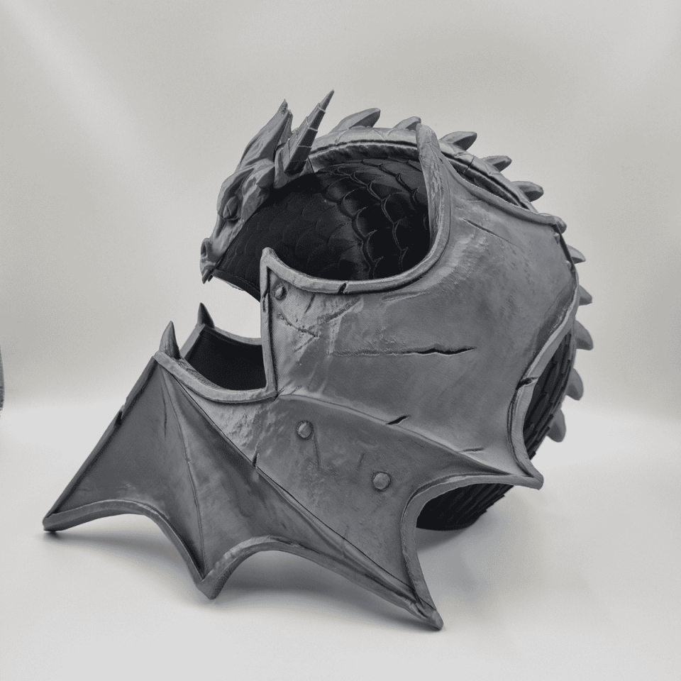 Ejderha Figürlü Kask