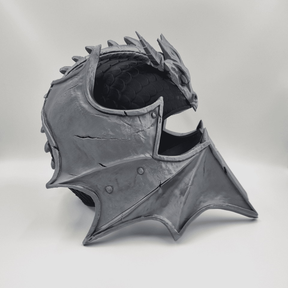 Ejderha Figürlü Kask