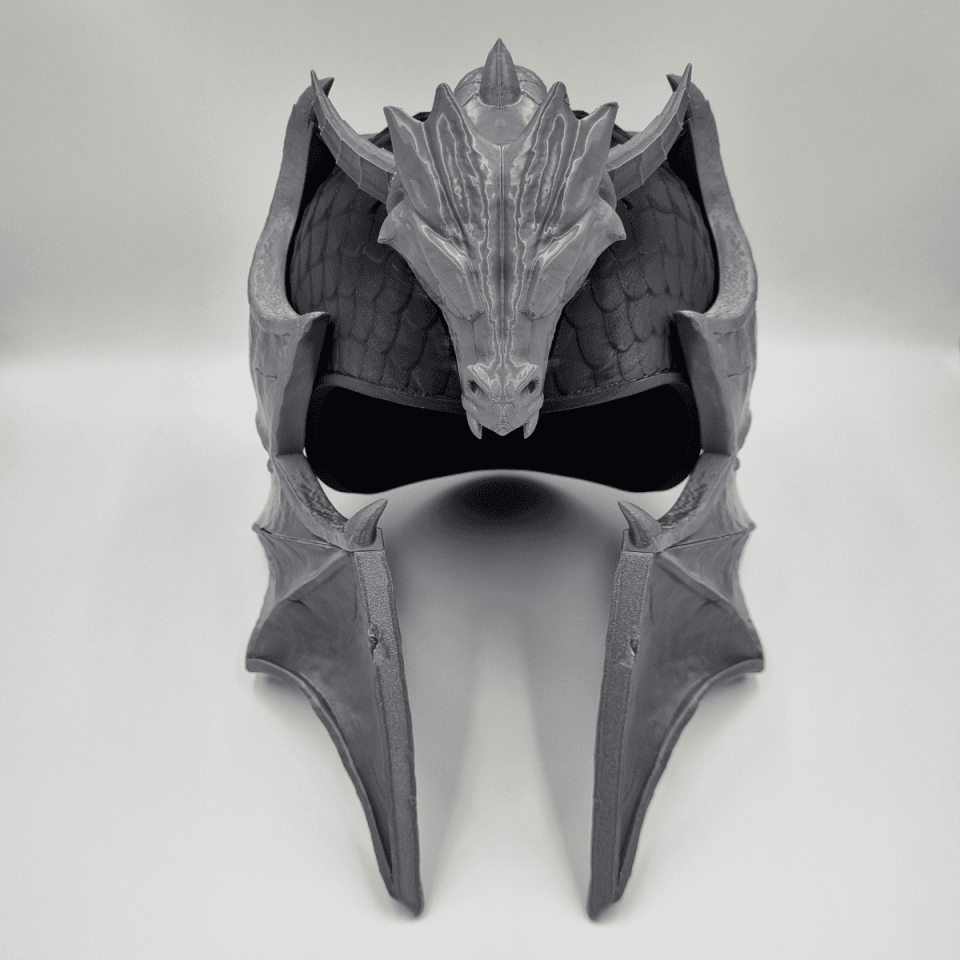 Ejderha Figürlü Kask