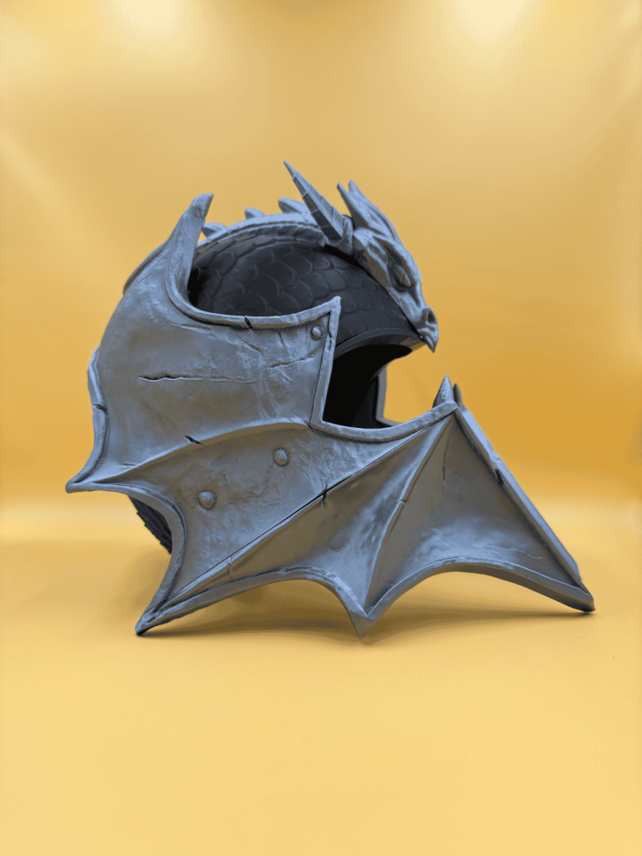 Ejderha Figürlü Kask